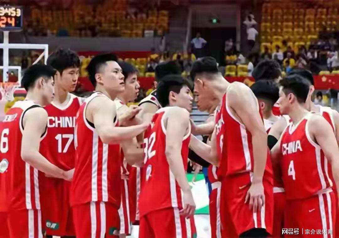 中国男篮决战卡塔尔，突收两大好消息，超级外援帮忙，篮协要出手