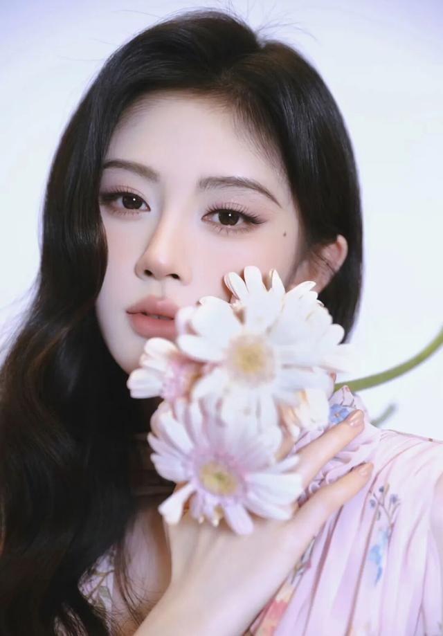 雨燕直播微笑唇，杨洋，老好人，lucy，陈晓，仅退款，鞠婧祎，田亮，许晴，福西西，陈都灵，蒋奇明，井柏然，荣梓杉，赖雨濛，汪苏泷